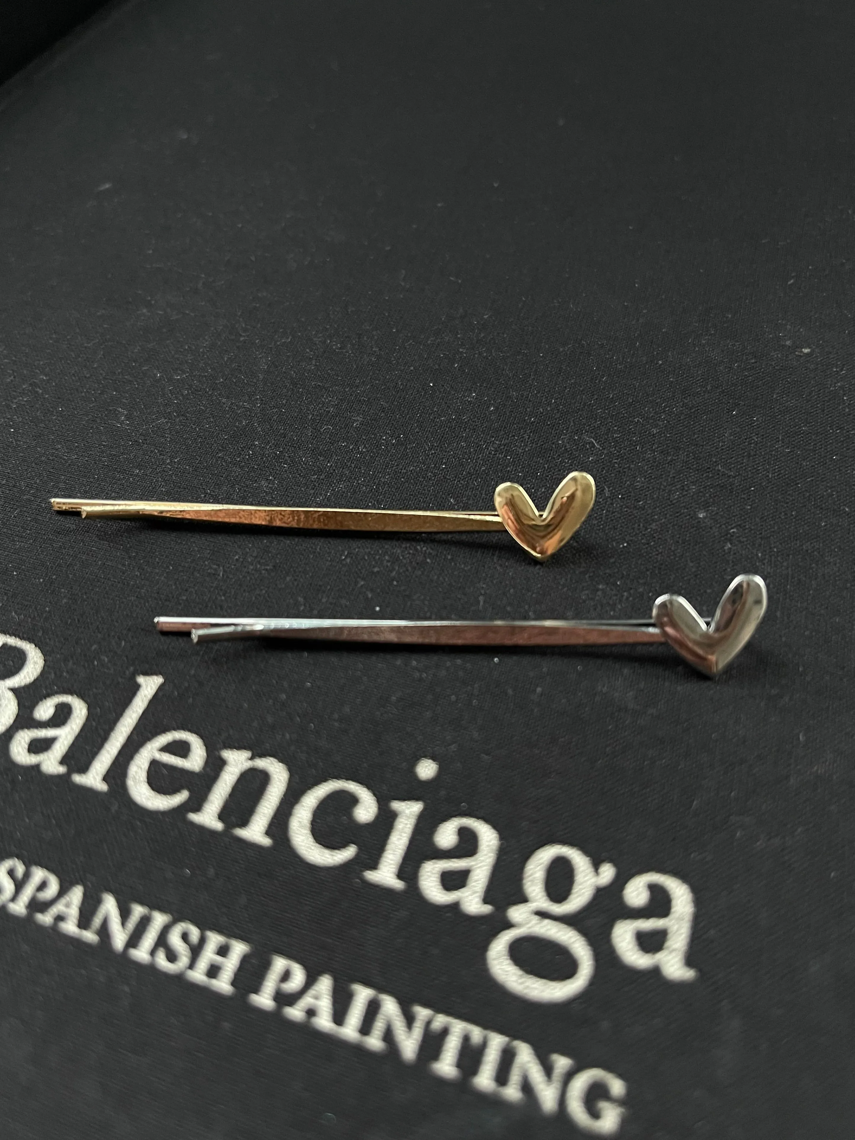 27 Heart Hair Pin