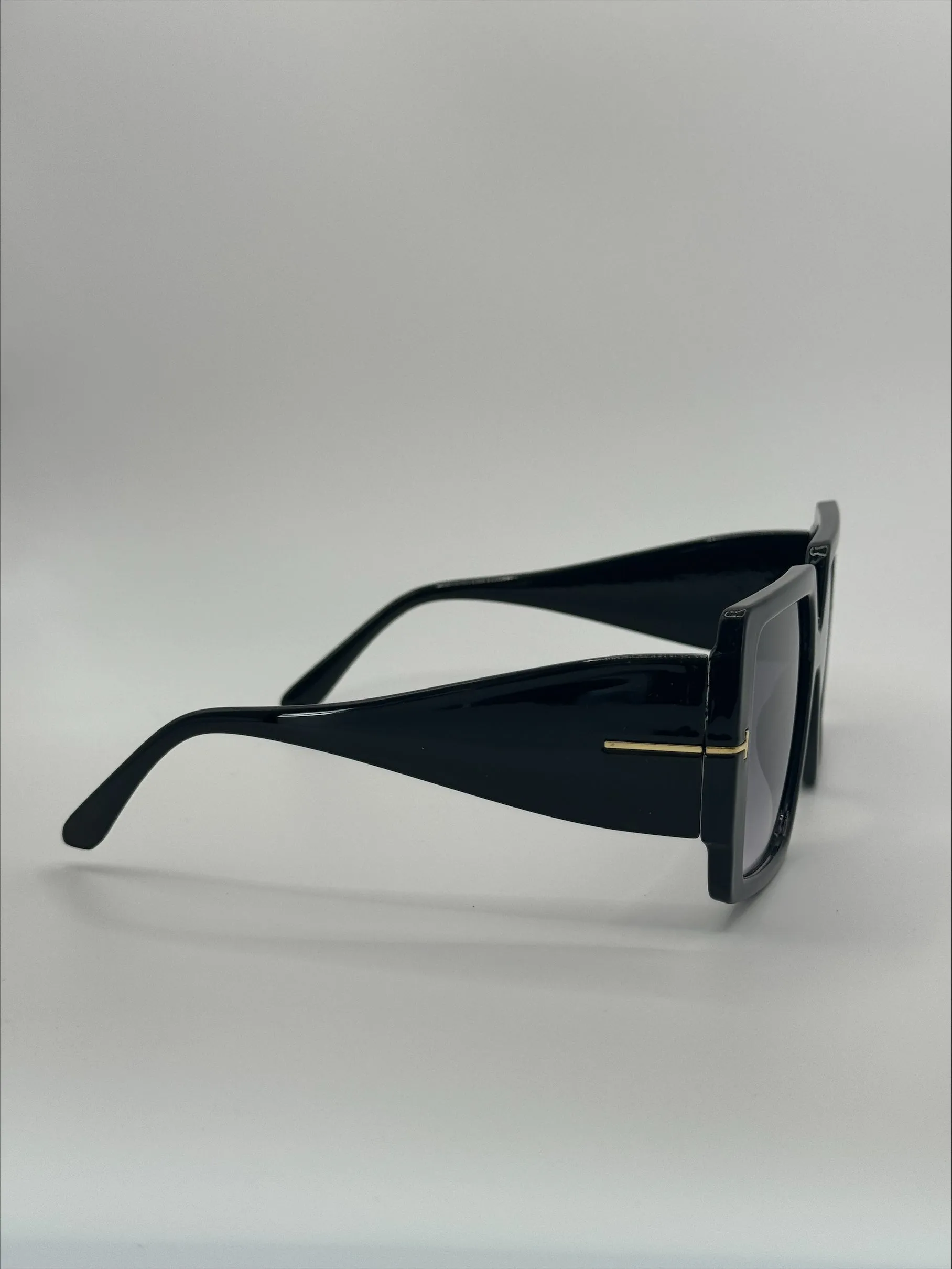 Courtz Black Sunglasses