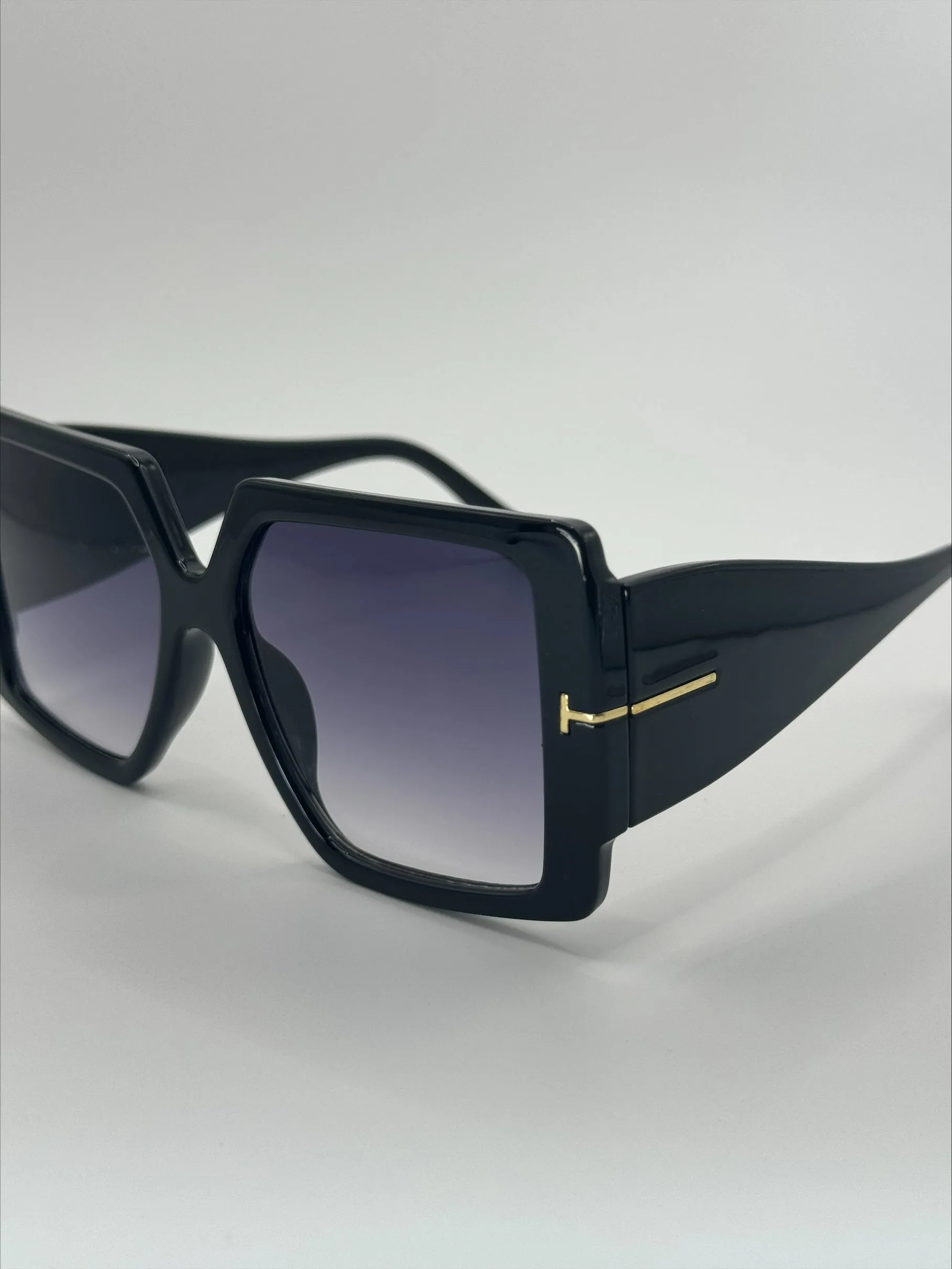 Courtz Black Sunglasses