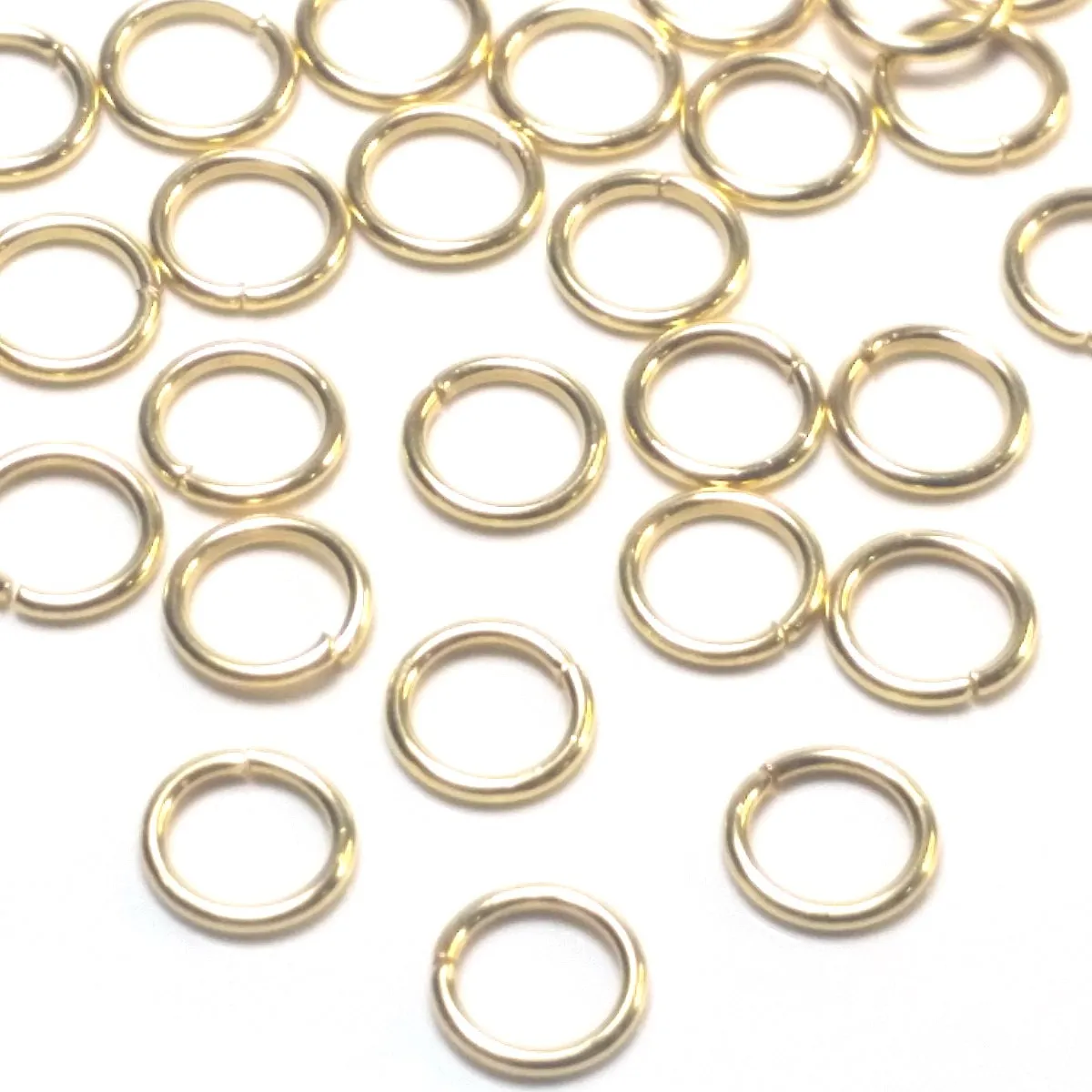 Gold Stainless Jump Rings, 6x0.8mm, 4.4mm Inside Diameter, 20 gauge, Closed Unsoldered, Lot Size 100