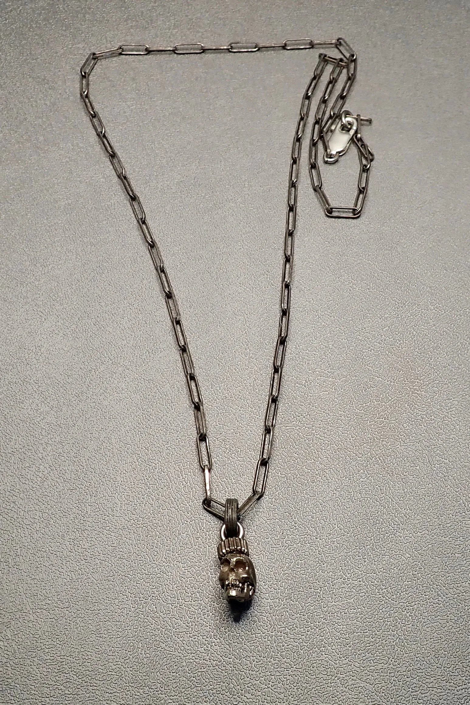 SILVER SKULL PENDANT