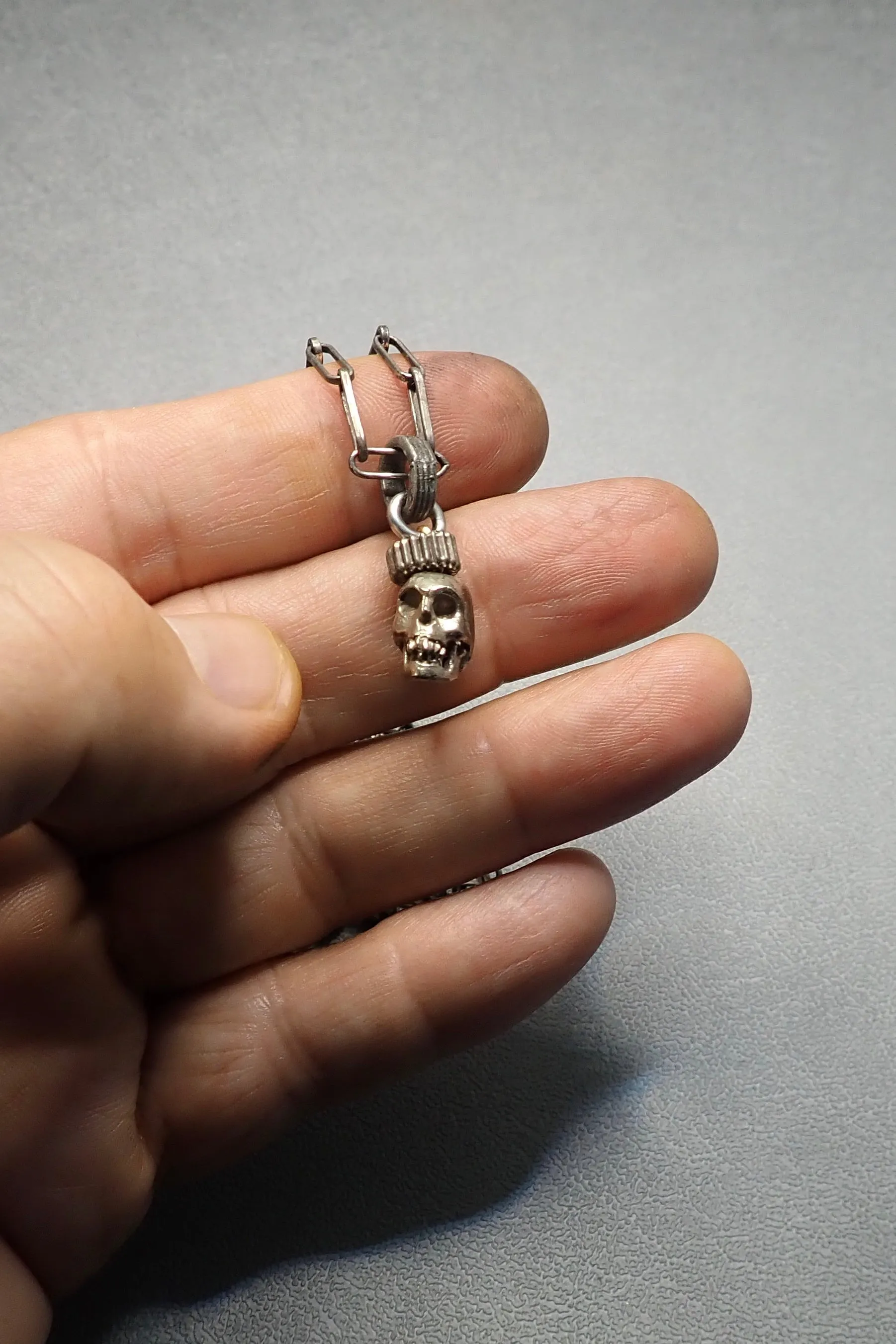 SILVER SKULL PENDANT