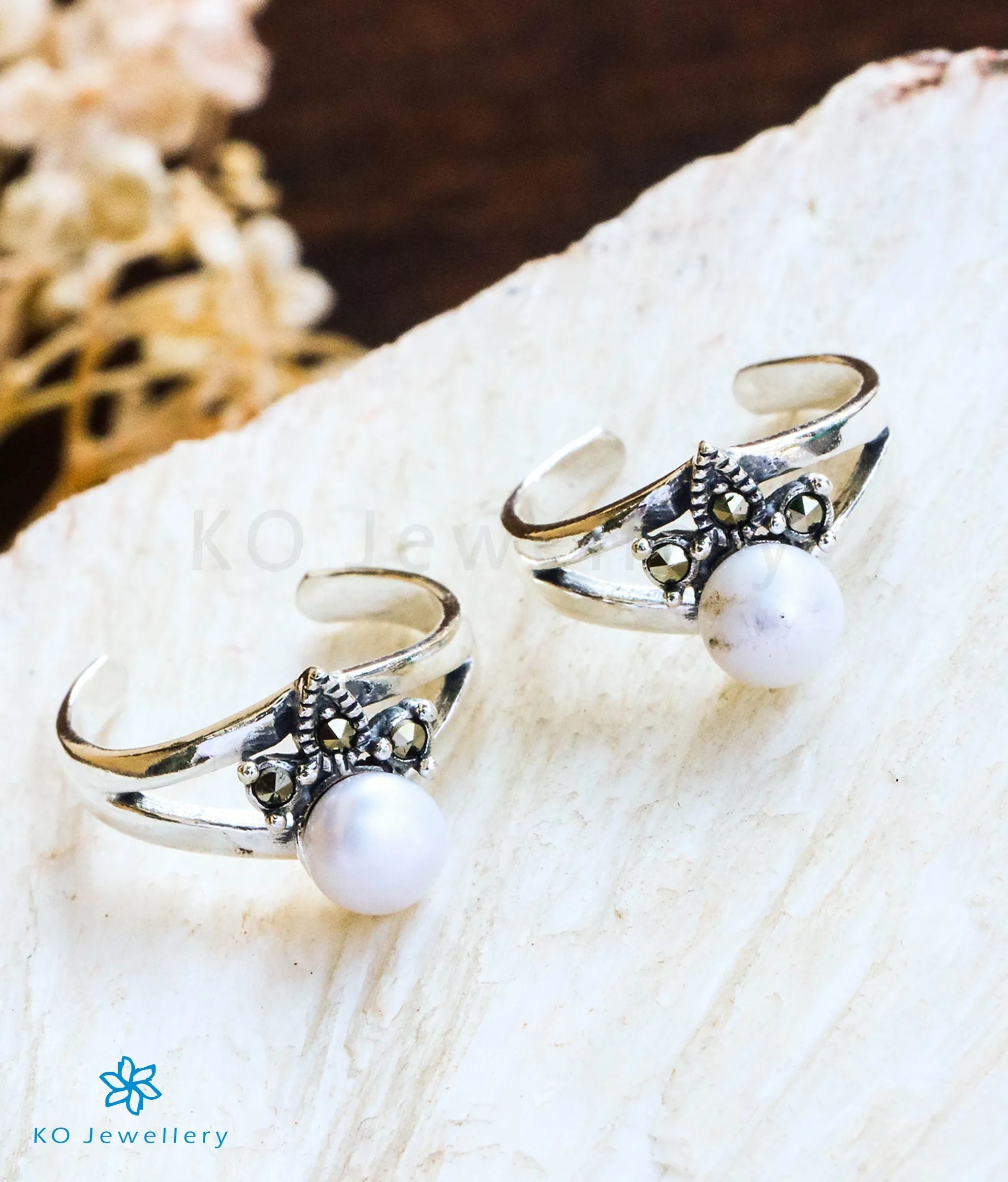 The Pearl Sparkle Silver Marcasite Toe-Rings