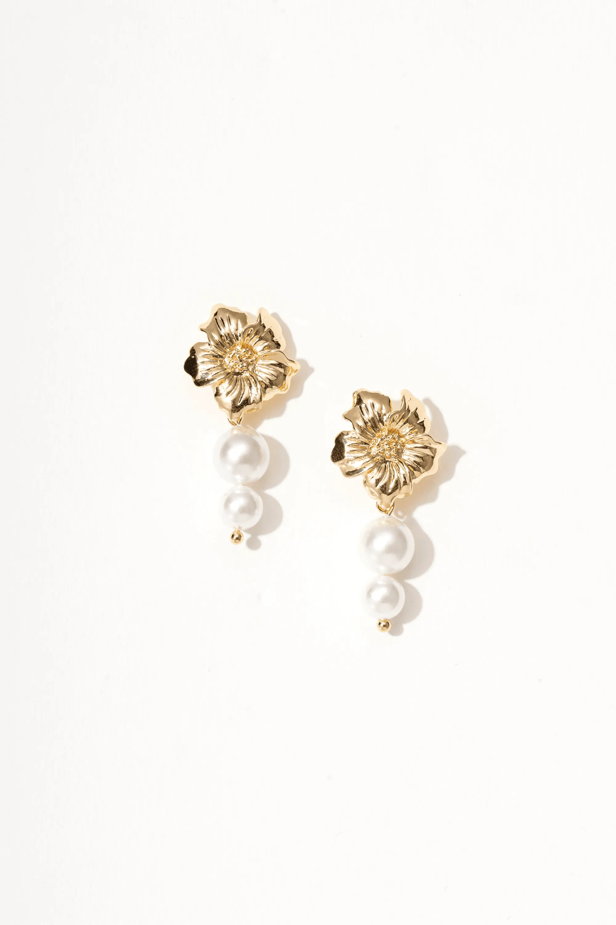 Zahra Pearl Drop Earrings